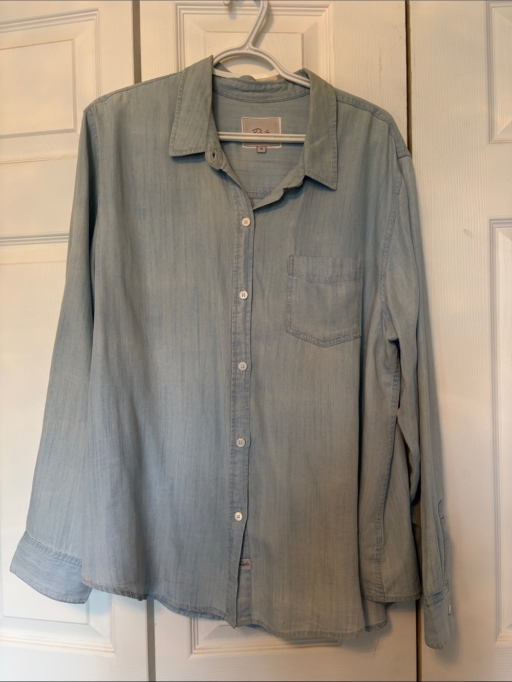 Rails Light blue Chambray Shirt Button-Up with Pocket. XL